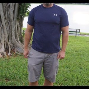 Men’s Lg Under Armor Navy Blue HeatGear T shirt